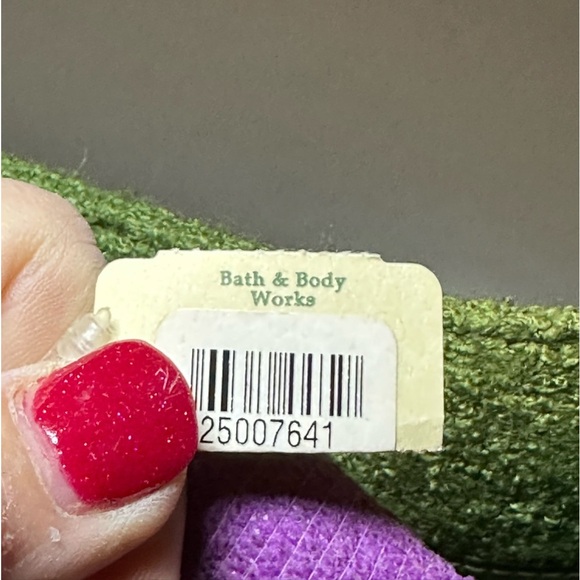 Limited Edition "Goldie" Tote by Bath and Body Works - EUC - Pink and Green - Picture 10 of 13